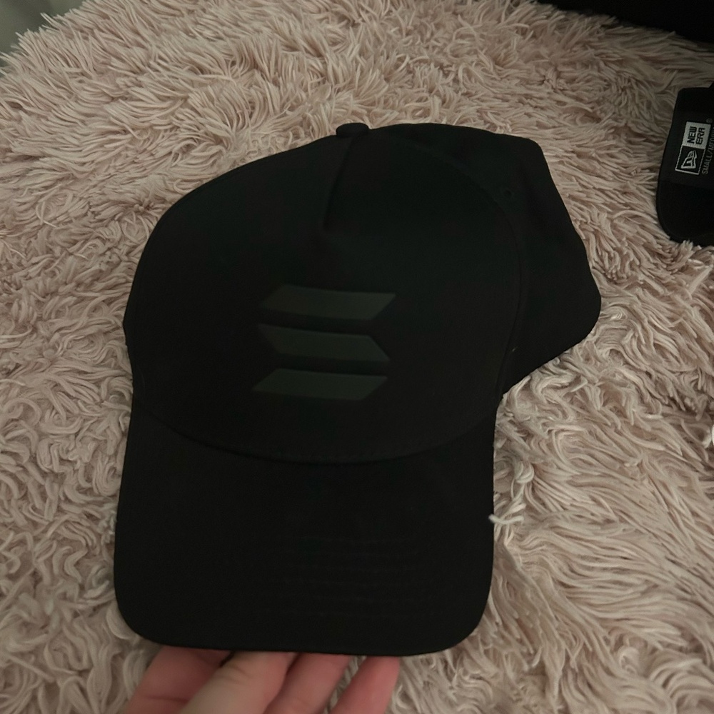 Solana Branded Hat – Accelerate Conference Exclusive!